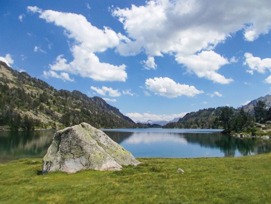 Shorter Treks in the Pyrenees - 7 great one and two week circular treks | Backcountry Books