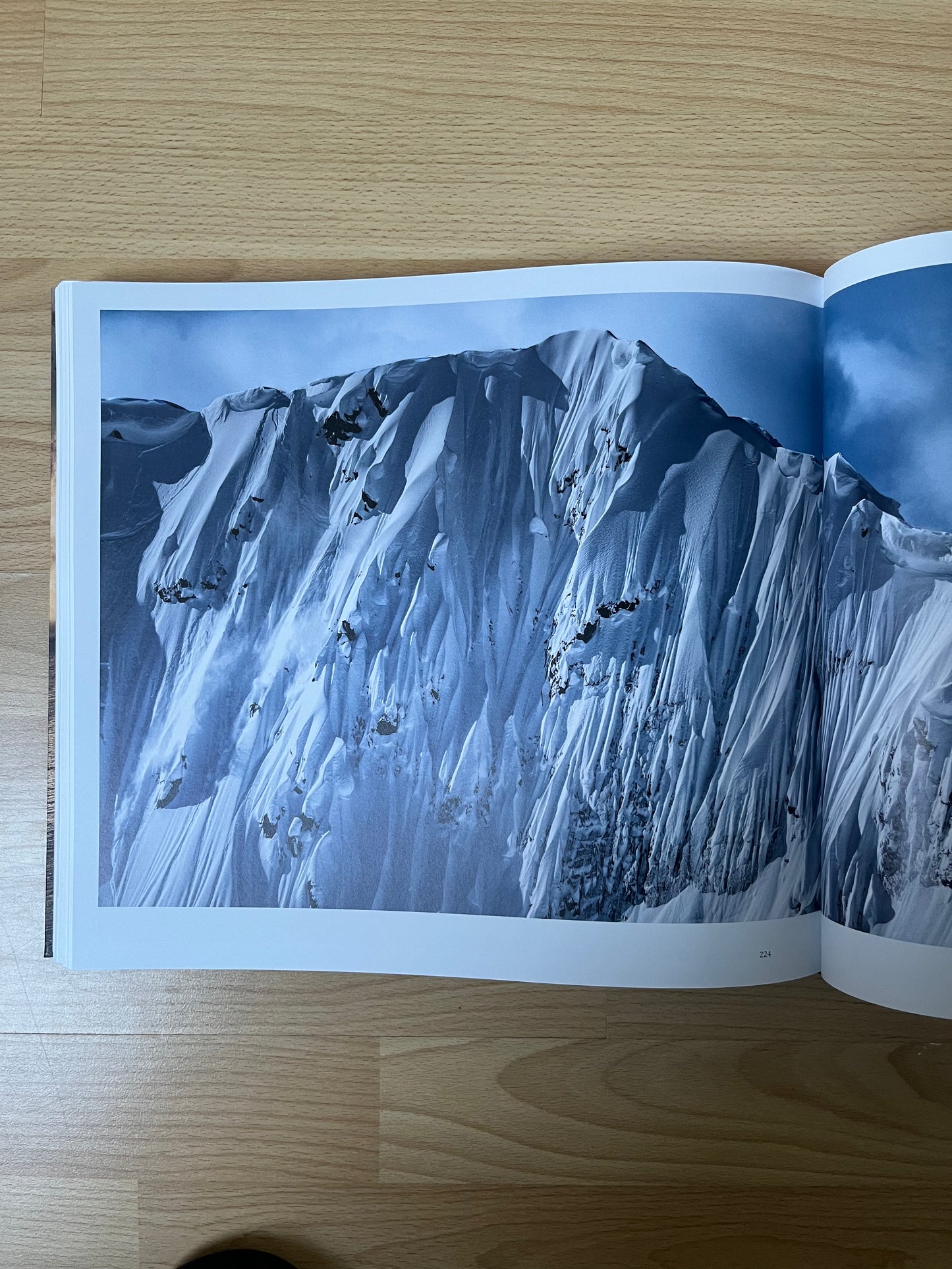 Powder - Snowsports in the Sublime Mountain World | gestalten